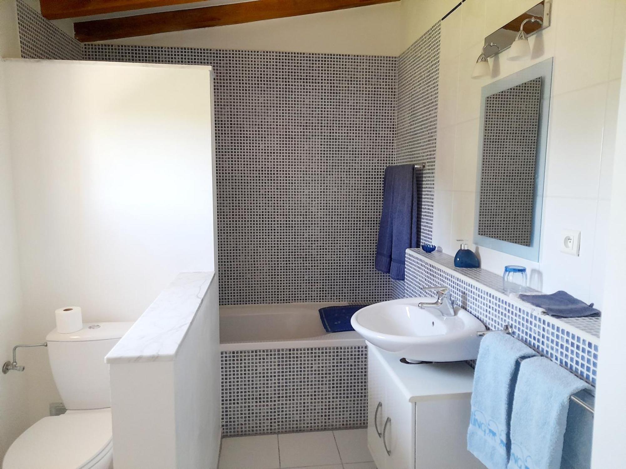Domaine Des Ecureuils Bed & Breakfast Карпентра Екстериор снимка